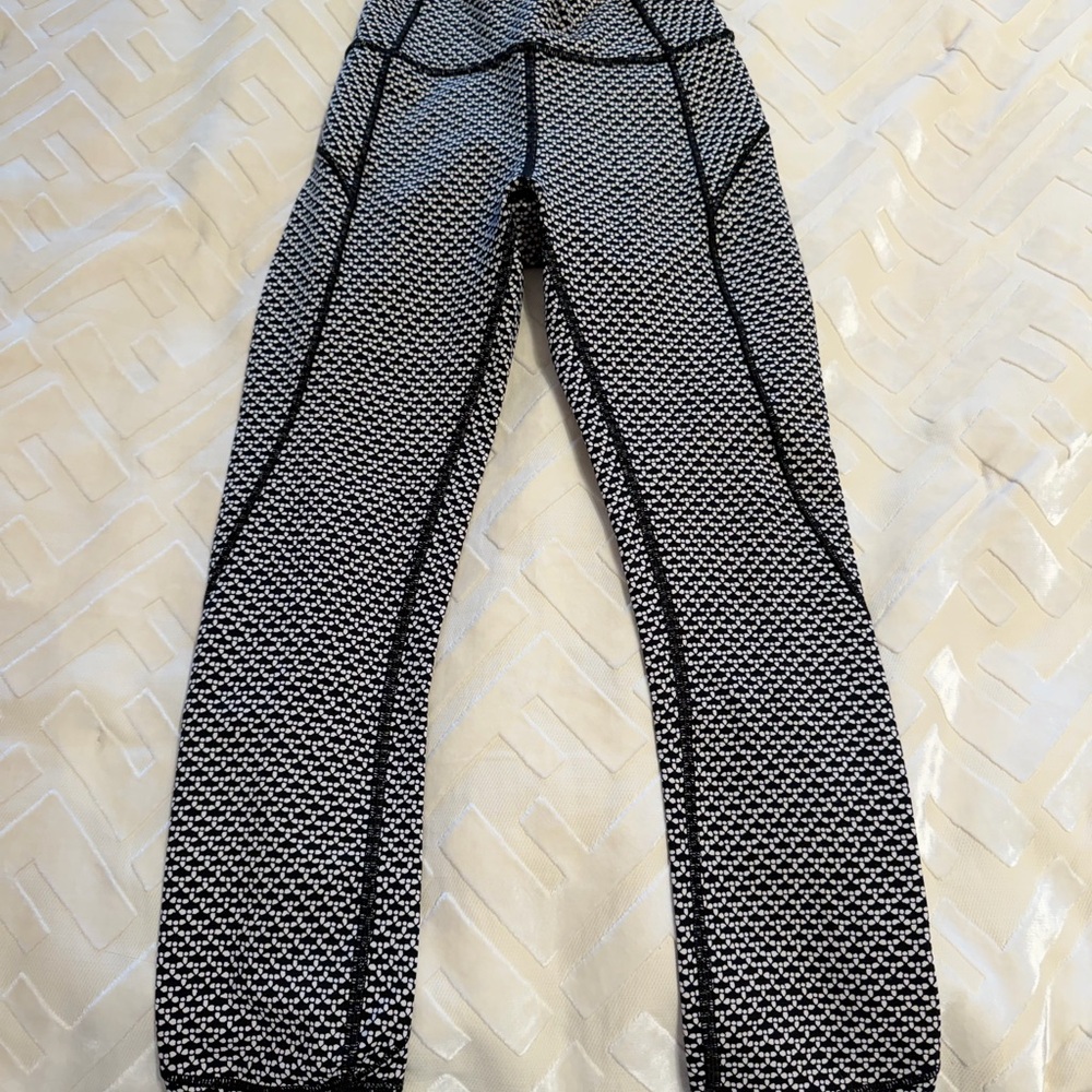 Lululemon Black and White Patterned Leggings